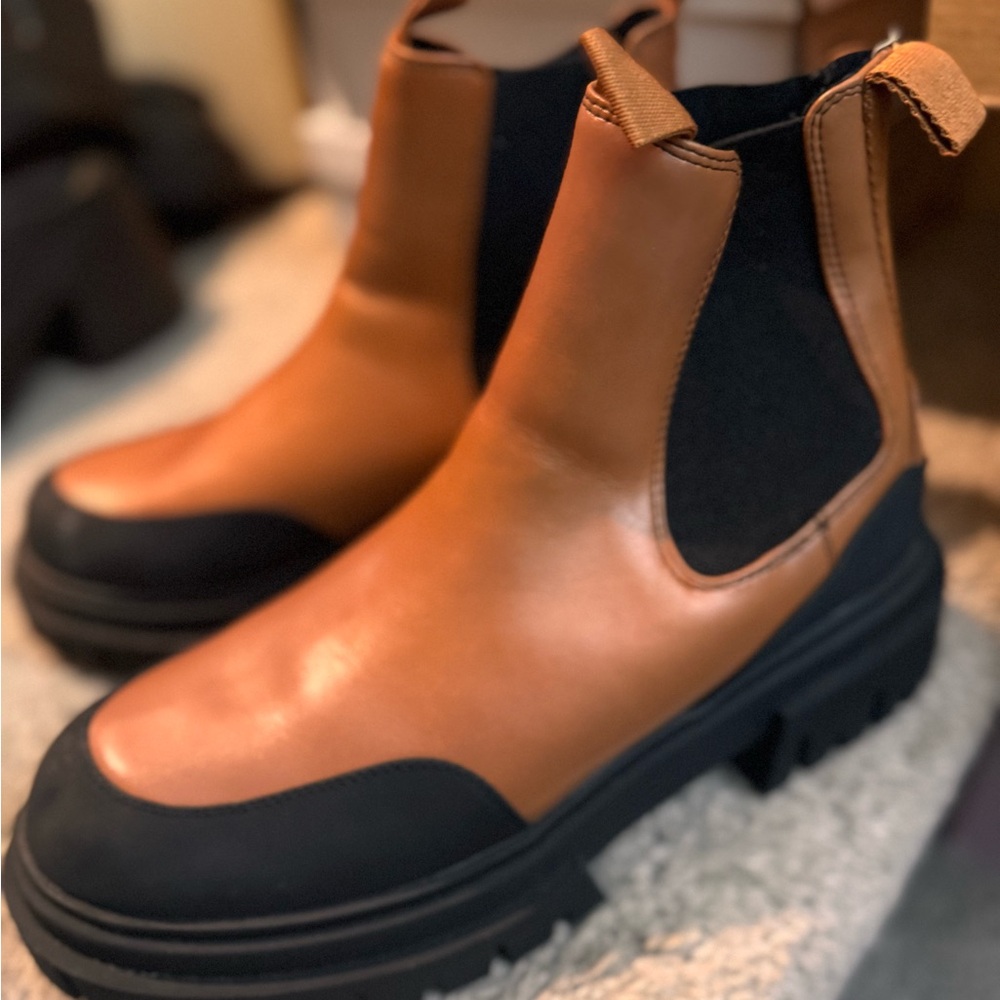 Stylish Tan and Black Women's Boots Size 11